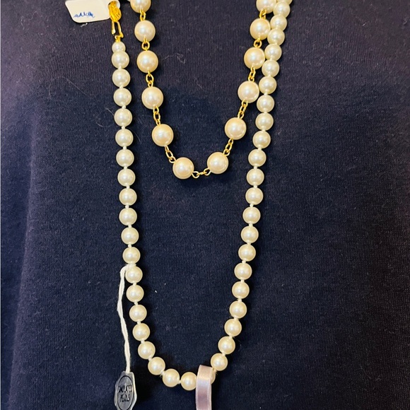 Givenchy 2 Necklaces VINTAGE Pearl Medallion NEW with Tags Nordstrom - Picture 6 of 10